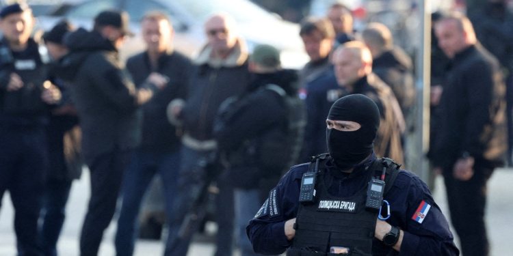 Sırbistan'da iki günde ikinci toplu silahlı saldırı: Belgrad yakınlarında sekiz kişi öldürüldü, 14 yaralı