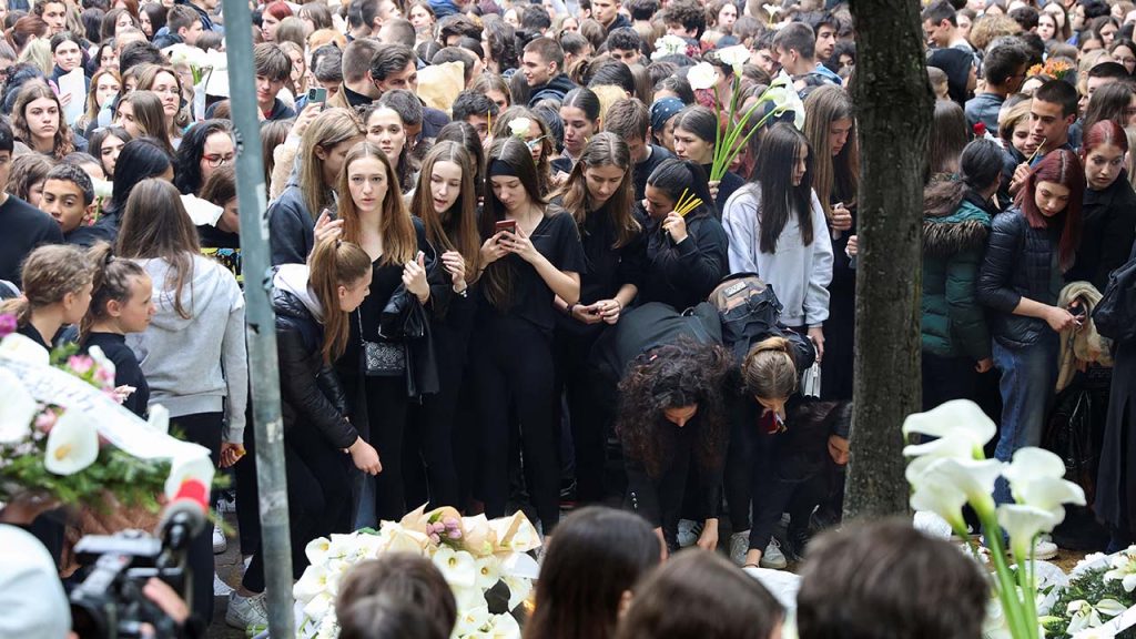 Sırbistan'daki silahlı saldırı: 13 yaşındaki çocuk saldırıdan önce 'ölüm listesi' hazırlamış