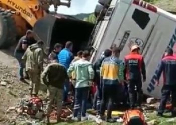 Şırnak’ta askerleri taşıyan otobüs devrildi; 2 şehit, 44 yaralı