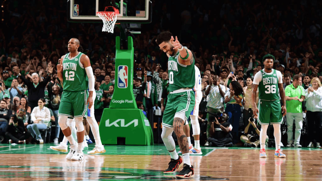 Son NBA finalisti Celtics adını konferans finaline yazdırdı