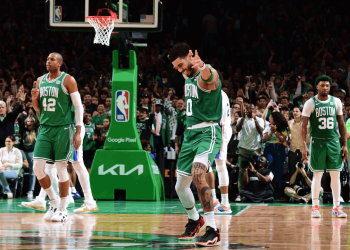 Son NBA finalisti Celtics adını konferans finaline yazdırdı