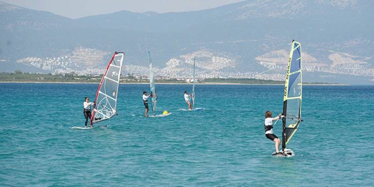 Sörf ve yelkenin yeni adresi Didim