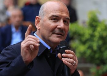 Soylu hedef gösterdi: Bu adam bir mafya, operasyon çekiyor