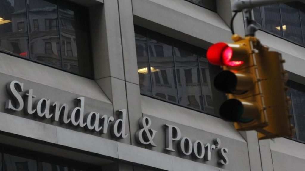 Standard & Poors Türkiye'nin risk primini 597'ye yükseltti