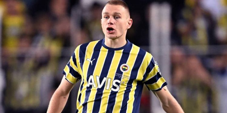 Szalai'nin babasından transfer açıklaması: Çok ciddi teklifler alıyor