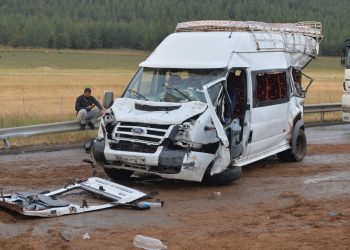 TAG Otoyolu'nda zincirleme kaza: İki ölü 20 yaralı
