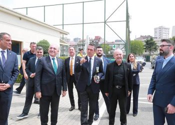 TFF Başkanı Mehmet Büyükekşi, Fenerbahçe Futbol Akademisi'ni ziyaret etti