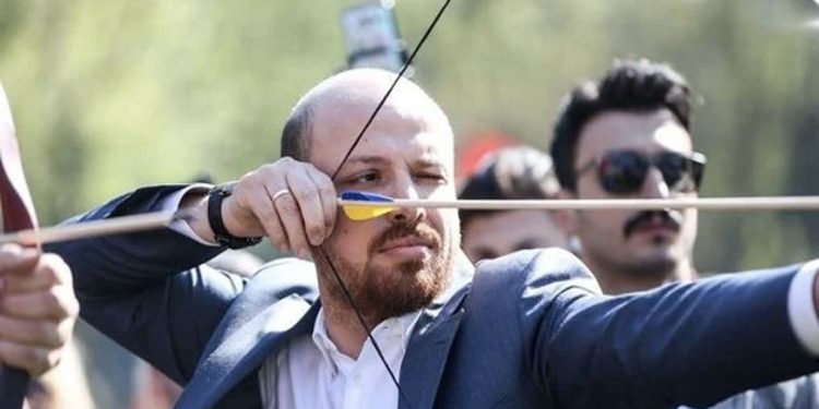 TRT ve Türkiye Varlık Fonu, Bilal Erdoğan’ın yöneticisi olduğu Okçular Vakfı'nın yarışmasına sponsor oldu