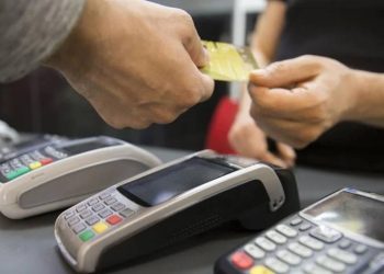 Tekel Bayileri Platformu Başkanı Aybaş açıkladı: Bankaların kararı sonrası müşteriler 'nakit avans' için esnafa gidiyor