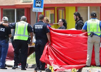 Teksas'ta yine saldırı:  Araç sürücüsü göçmen merkezi yakınında duraktakileri ezdi, 7 kişi öldü