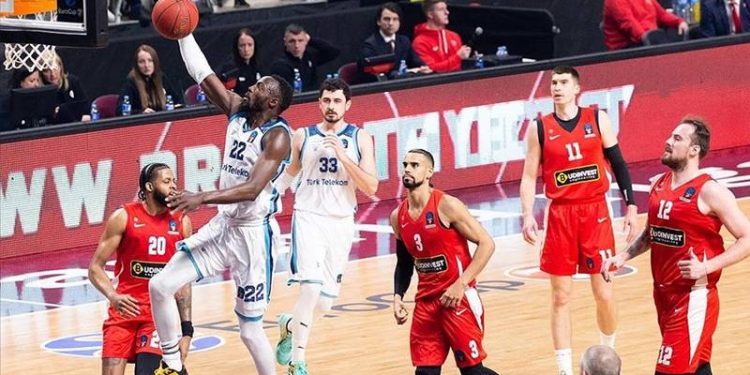 Türk Telekom şampiyonluk için parkeye çıkıyor