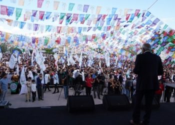 Türk binlere seslendi: 14 Mayıs yeni bir başlangıç olacak