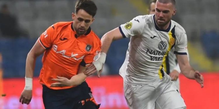 Türkiye Kupası | Ankaragücü ile Başakşehir, final için sahada