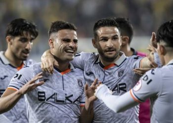 Türkiye Kupası'nda finalin adı: Fenerbahçe-Başakşehir