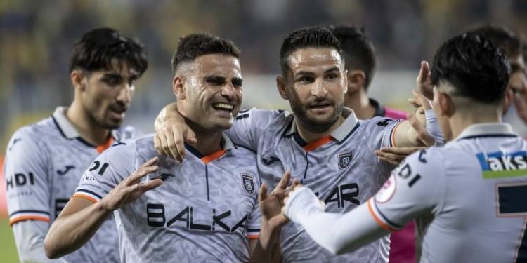 Türkiye Kupası'nda finalin adı: Fenerbahçe-Başakşehir