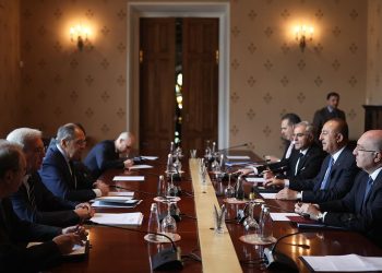 Türkiye ve Suriye dışişleri bakanları Moskova'da aynı masada