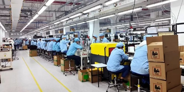 Türkiye'de üretimi durduran OPPO, Mısır'a gidiyor