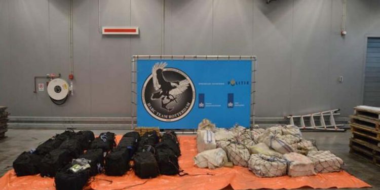 Türkiye’den Hollanda’ya gönderilen 1124 kilo kokaine el kondu