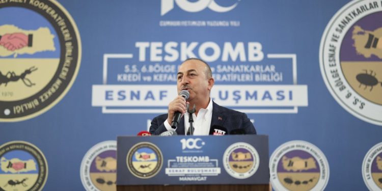 Türkiye'nin Hartum büyükelçiliği taşınıyor: Taraflar elçinin aracına saldırıda birbirini suçladı