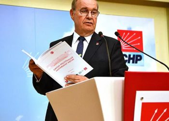 CHP Genel Başkan Yardımcısı ve Parti Sözcüsü Faik Öztrak, Millet İttifakı’nın Cumhurbaşkanı adayı Kemal Kılıçdaroğlu ile Zafer Partisi Genel Başkanı Ümit Özdağ arasındaki görüşmede bakanlık konusunun gündeme gelmediğini belirterek, Millet İttifakı’nın protokolünde belirtildiği gibi yerel yönetimlerde yargı kararı olmaksızın adım atılmayacağını bildirdi.