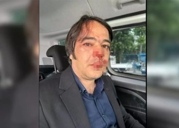 Üsküdar sahilindeki kaçak kafenin sahipleri, yıkıma gelen İBB ekiplerine saldırdı