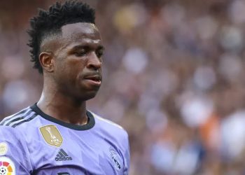 Real Madrid'li Vinicius'a, Valencia maçında verilen kırmızı kart cezası iptal edildi