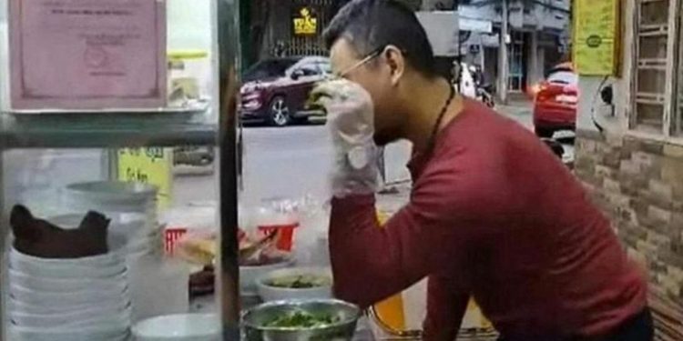 Vietnam'da Nusret'i taklit eden siyasi hicve 5,5 yıl hapis cezası