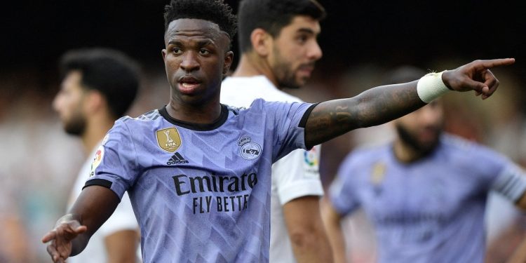 Vinicius'a ırkçı hakaretle suçlanan üç taraftar serbest bırakıldı