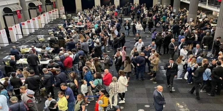 YSK, Almanya'da 9 merkezde seçimi iptal etti