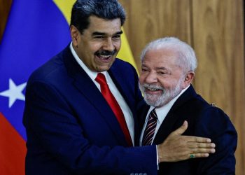 Yasak kalktı, Maduro sekiz  yıl sonra Brezilya'ya gitti