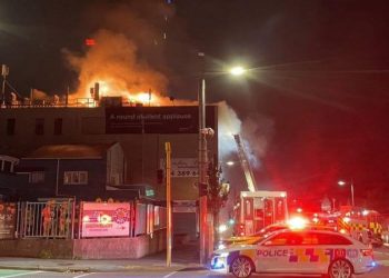 Yeni Zelanda’da bir motelde çıkan yangında en az altı kişi öldü. Yangın sonrası kayıplar olduğu açıklandı.