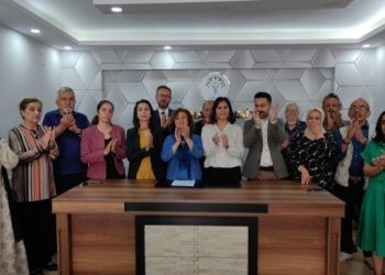 Yeşil Sol Parti Adana'da değiştirmeye çağırdı