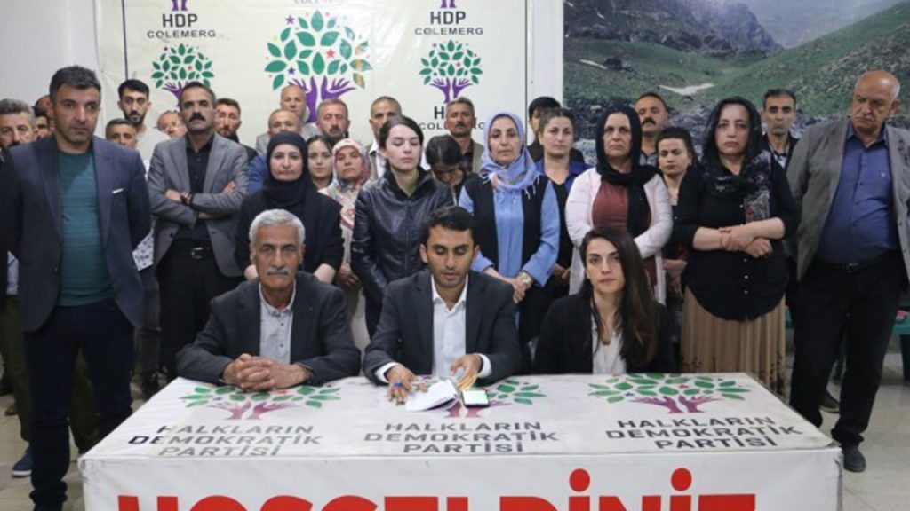 Yeşil Sol Parti Hakkari’de demokrasi nöbeti başlattı