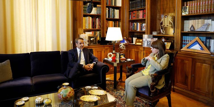 Yunanistan'da Miçotakis hükümeti kurma görevini iade edecek