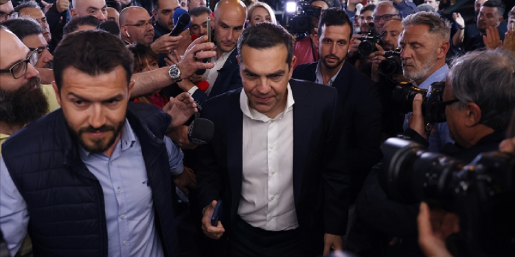 Yunanistan'da 'hükümet kurma çıkmazı': Ana muhalefet lideri Çipras da görevi iade etti