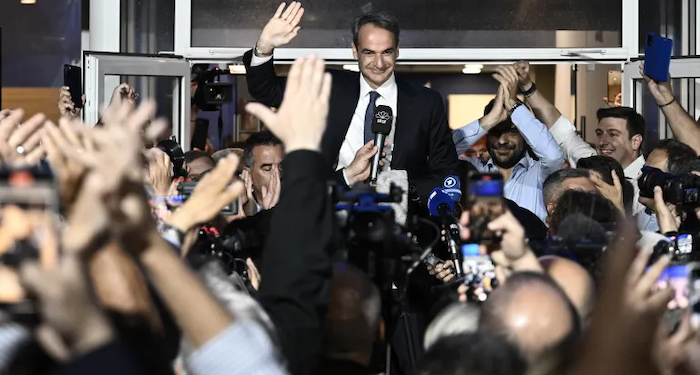 Yunanistan’da seçimler: Miçotakis’in partisinden büyük zafer; ancak ikinci seçim kapıda
