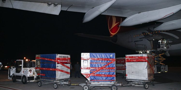 Yurt dışından Ankara'ya getirilen oylar ATO Congresium'a ulaştı