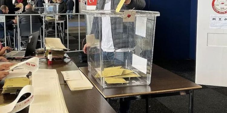 Yurtdışı oyları Yeşil Sol Parti'ye üç vekil kaybettirdi