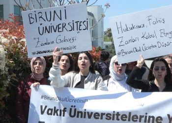 Zeytinburnu'nda üniversite öğrencilerinden yüzde 130 zam eylemi