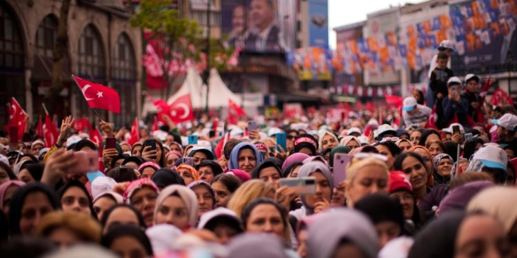 “İkinci tur seçime giden Türkiye’nin önünde büyük iç meseleler var”