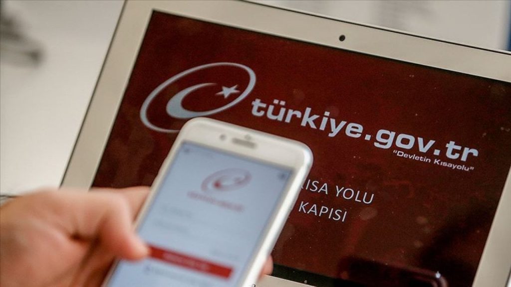 e-Devlet'e 'Aile Hayatım', 'Çocuklarım', 'Okulum' hizmeti geliyor