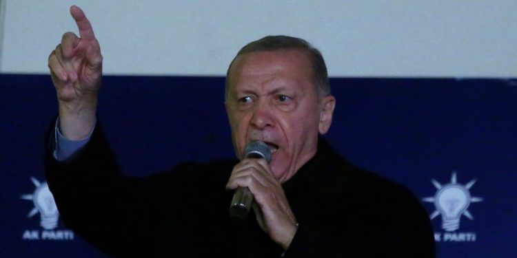 Erdoğan’dan CHP’ye “deprem bölgesine yardımları kesme” suçlaması