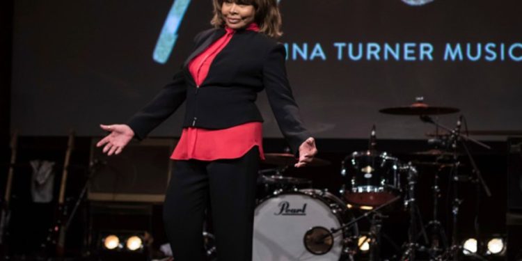 ‘Rock’n Roll Kraliçesi’ Tina Turner hayatını kaybetti