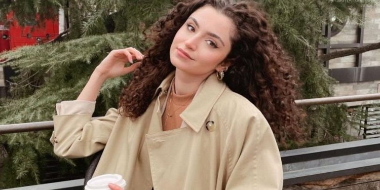 ‘Seçim günü makyajı’ videosundaki kadın hakları çağrısı viral oldu