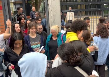 LGS’ye bir milyon öğrenci girdi: “Bu yıl Türkçe soruları daha zordu”