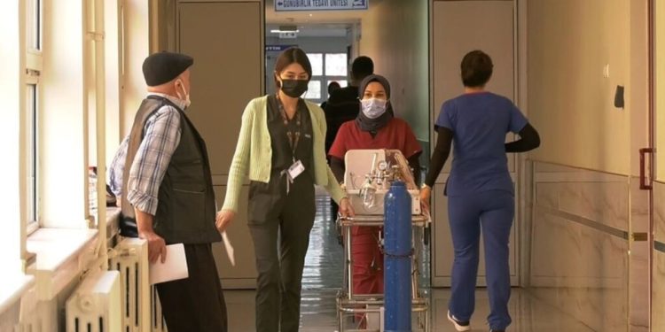 Doktor göçü hızlanıyor: Doğduğu şehre hizmet idealinden Almanya’ya göçün hikayesi