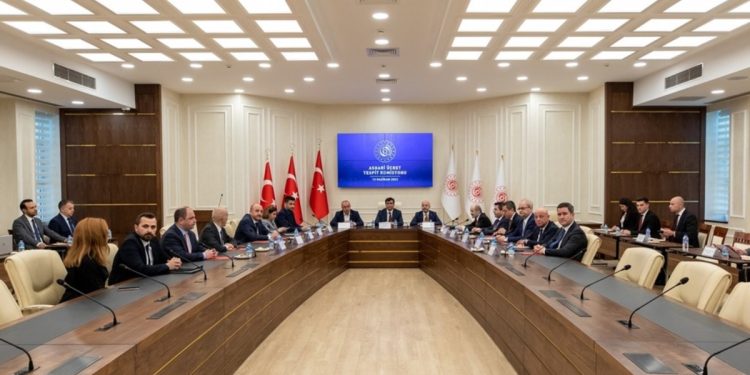 Asgari ücrette halkın beklentisi 20 bin TL ama masadaki rakam 12 bin TL mi?