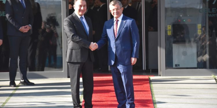 Babacan ile Davutoğlu “ortak grup” için buluşuyor