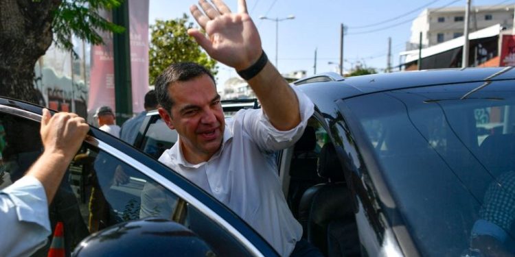 Yunanistan: Çipras, seçim yenilgisinin ardından SYRIZA liderliğinden istifa etti