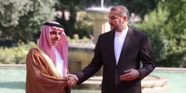 2016'dan beri ilk: Suudi Arabistan Dışişleri Bakanı Bin Ferhan, İran'da